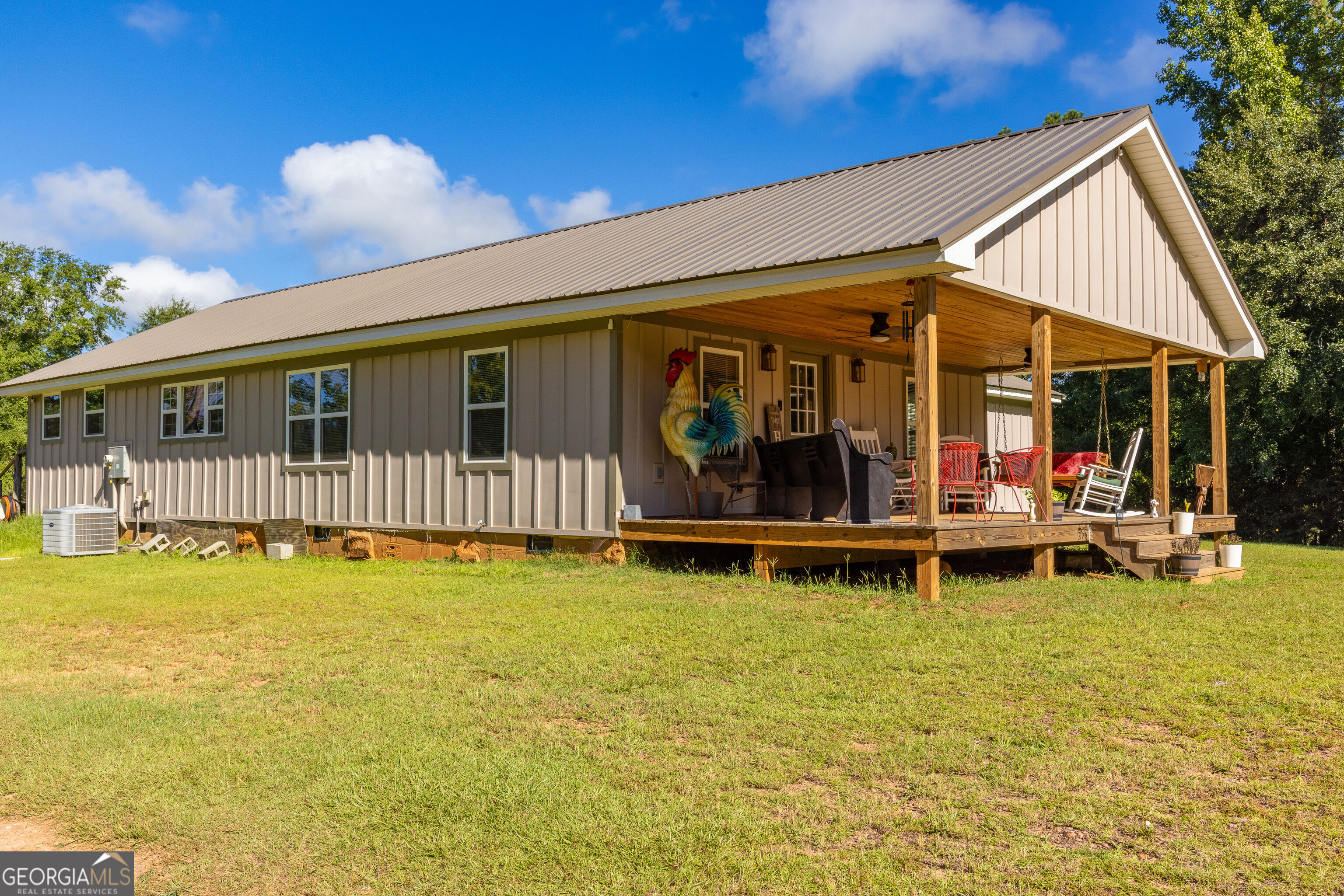 655 White Road Property Photo 5