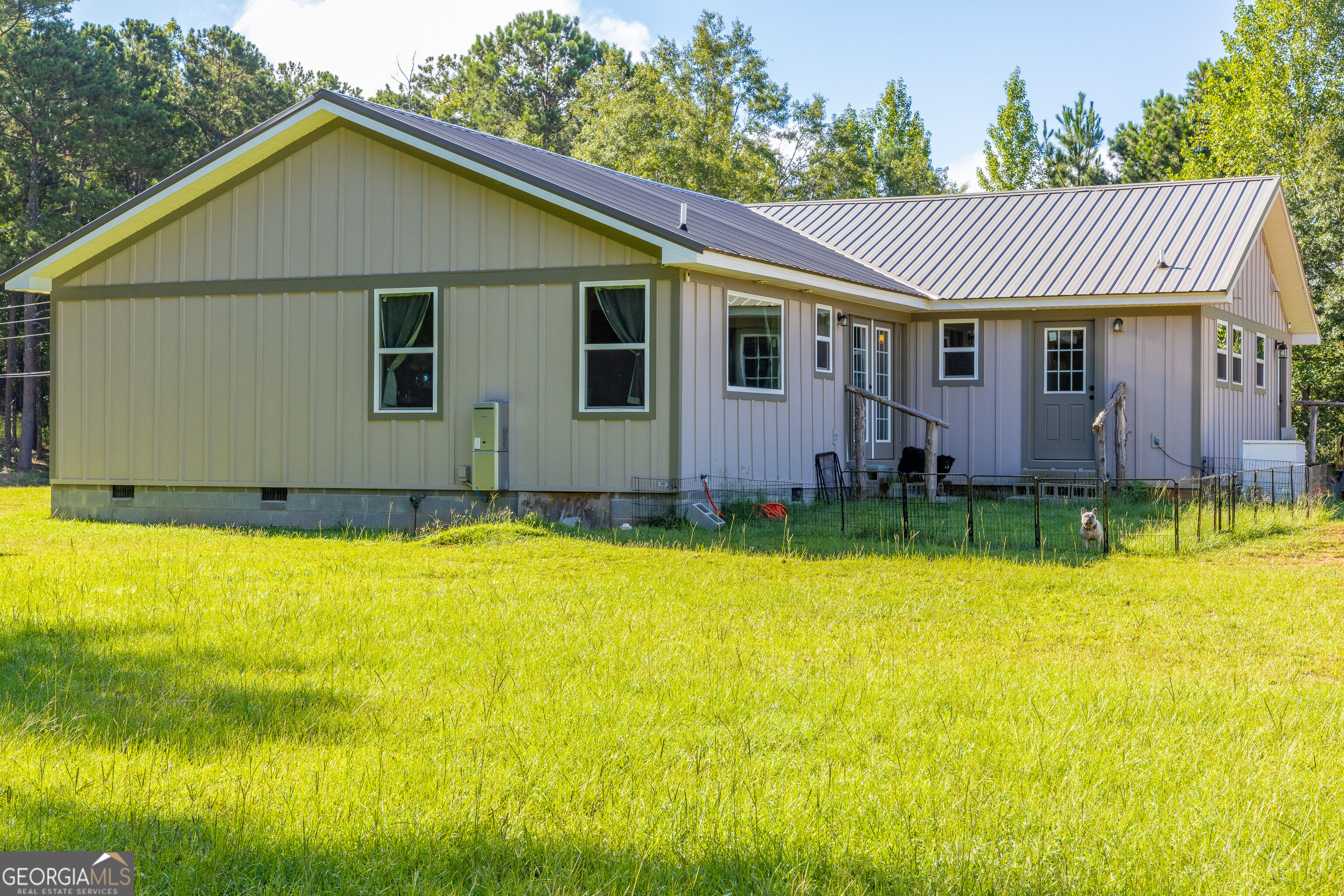 655 White Road Property Photo 10