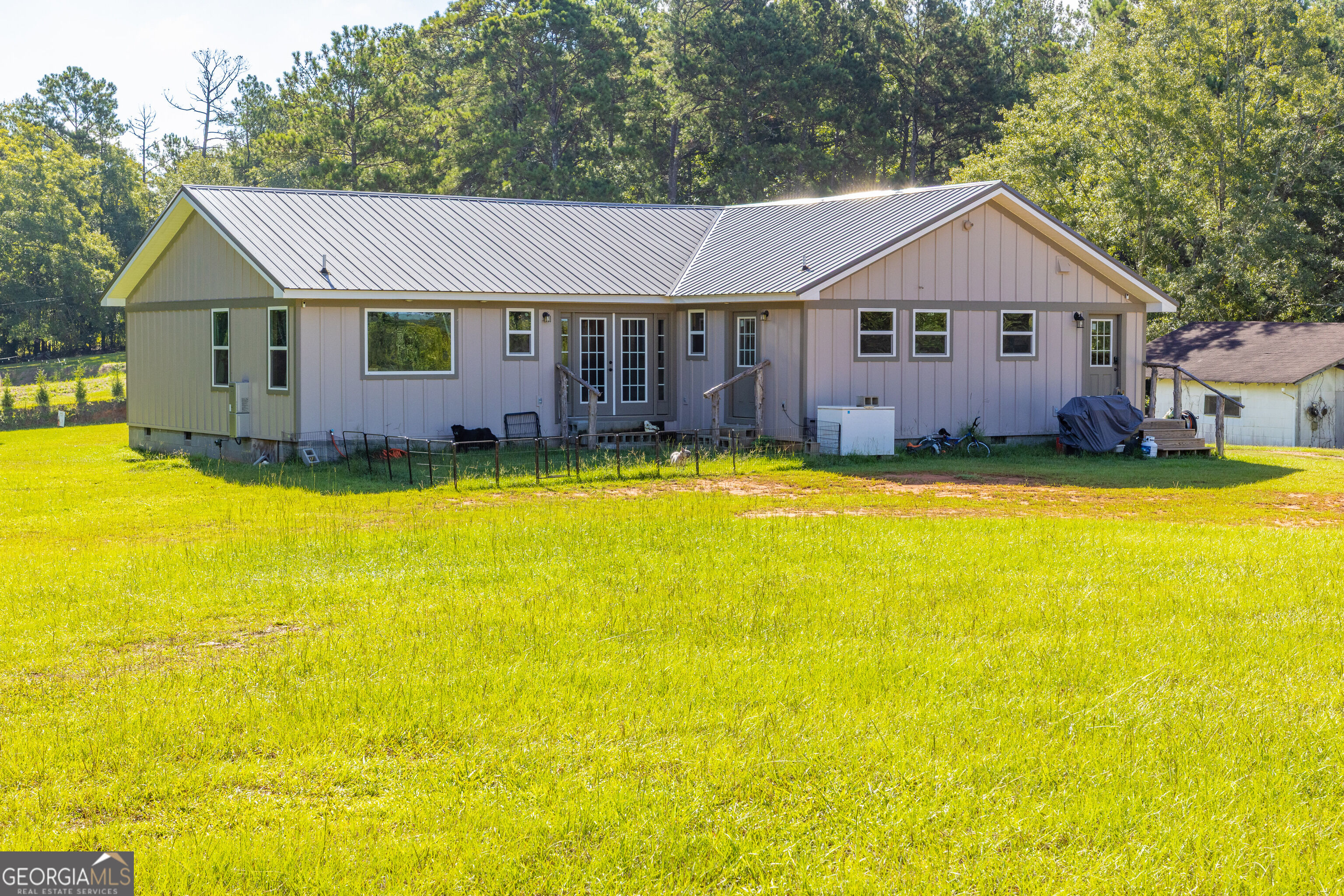 655 White Road Property Photo 11