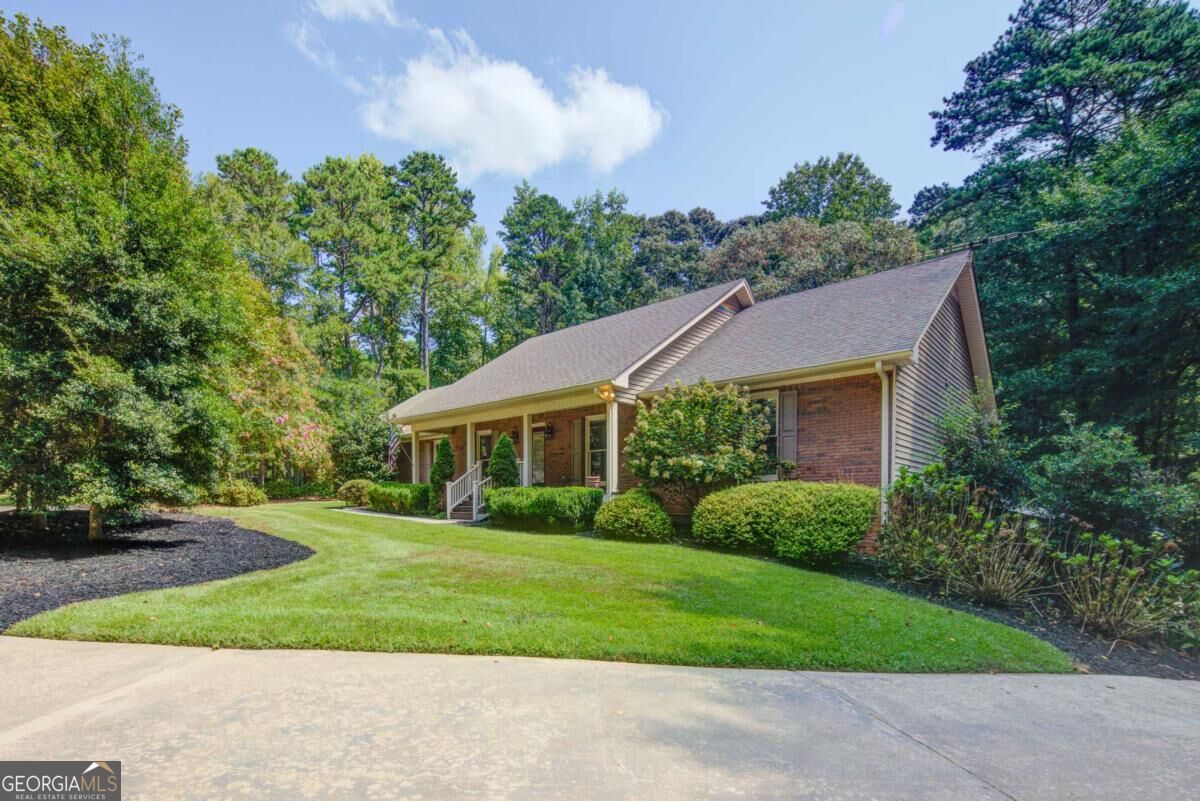 111 Henderson Lake Drive Property Photo 1