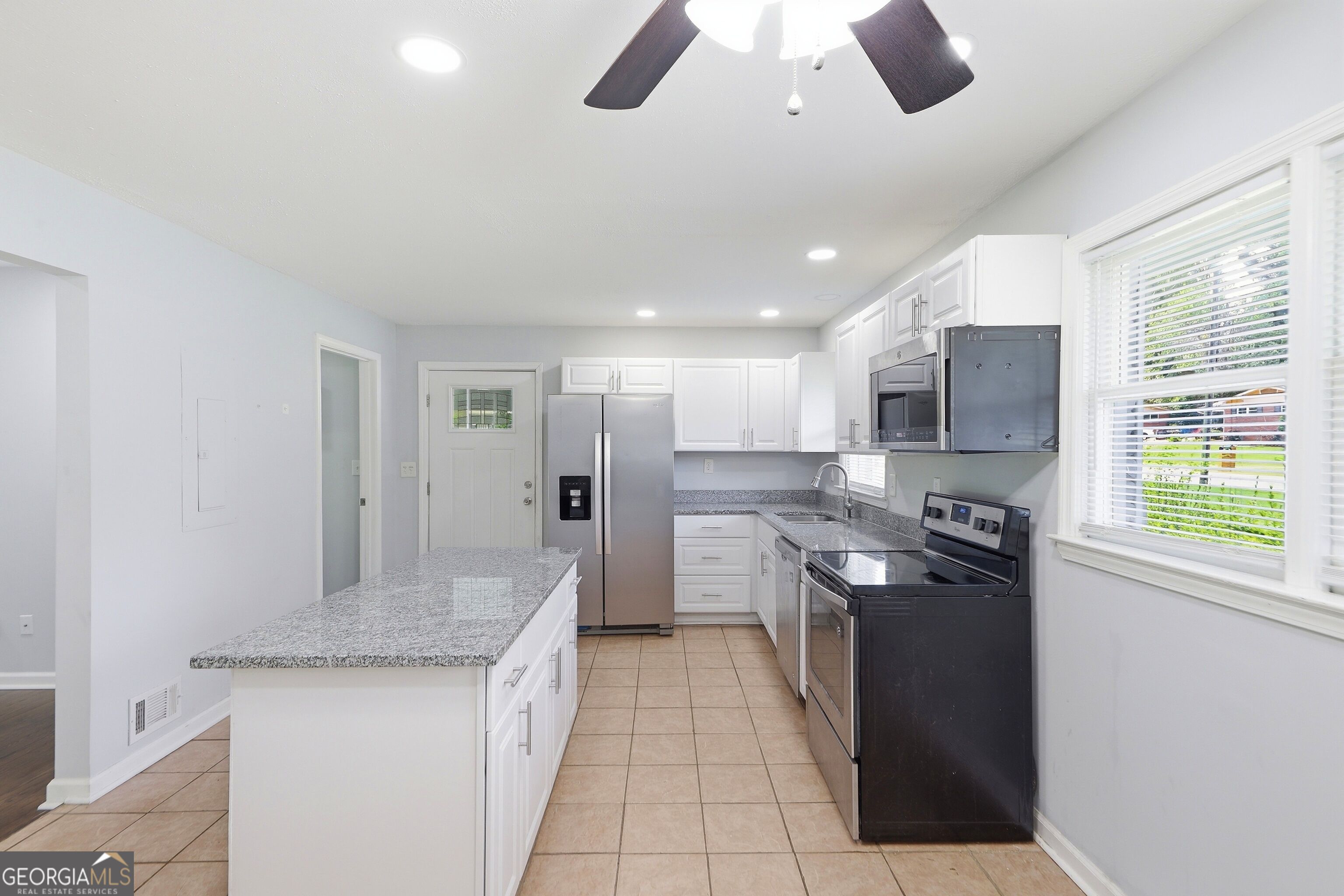 3150 Dogwood Drive Property Photo 2