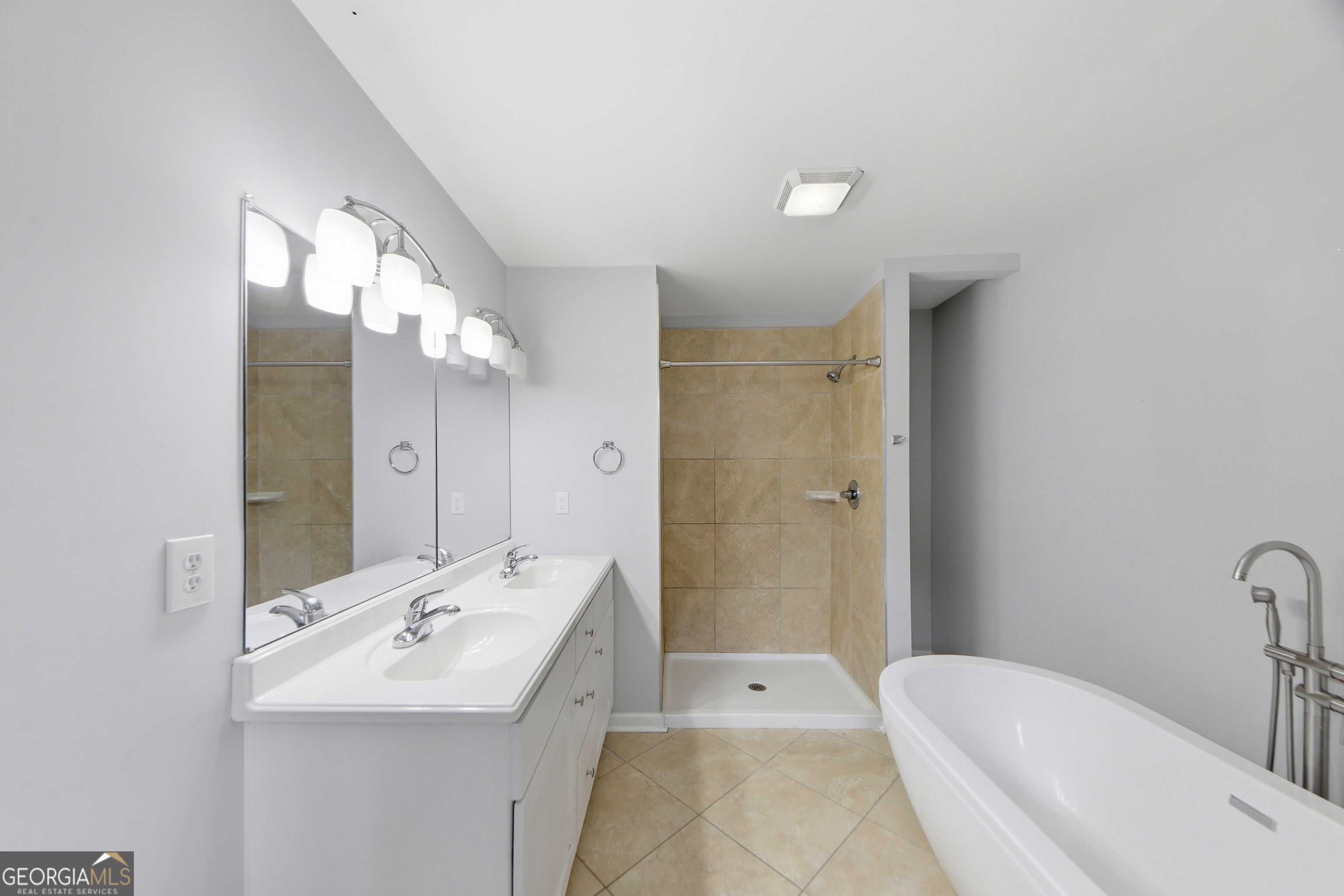 3150 Dogwood Drive Property Photo 3