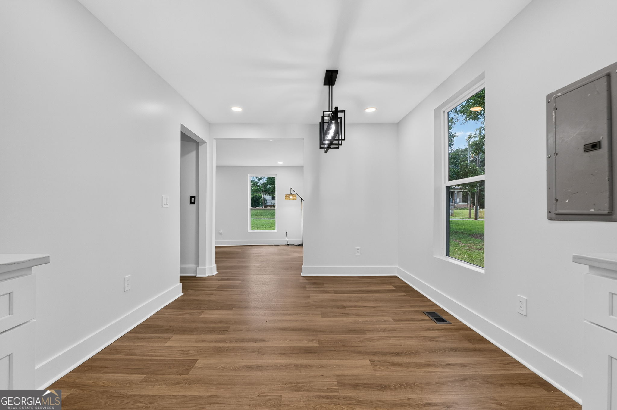 515 E Lee Street Property Photo 10