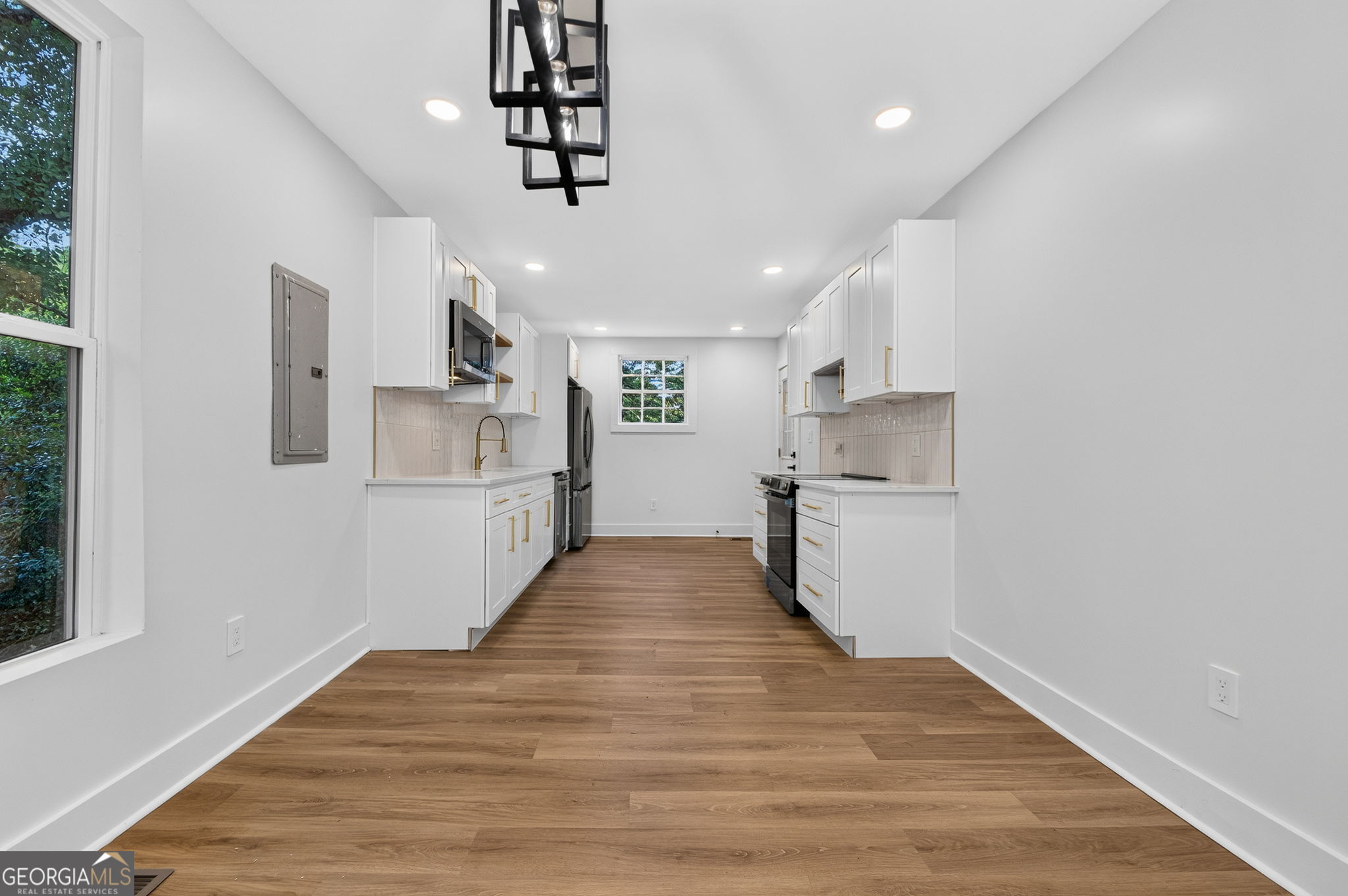 515 E Lee Street Property Photo 11