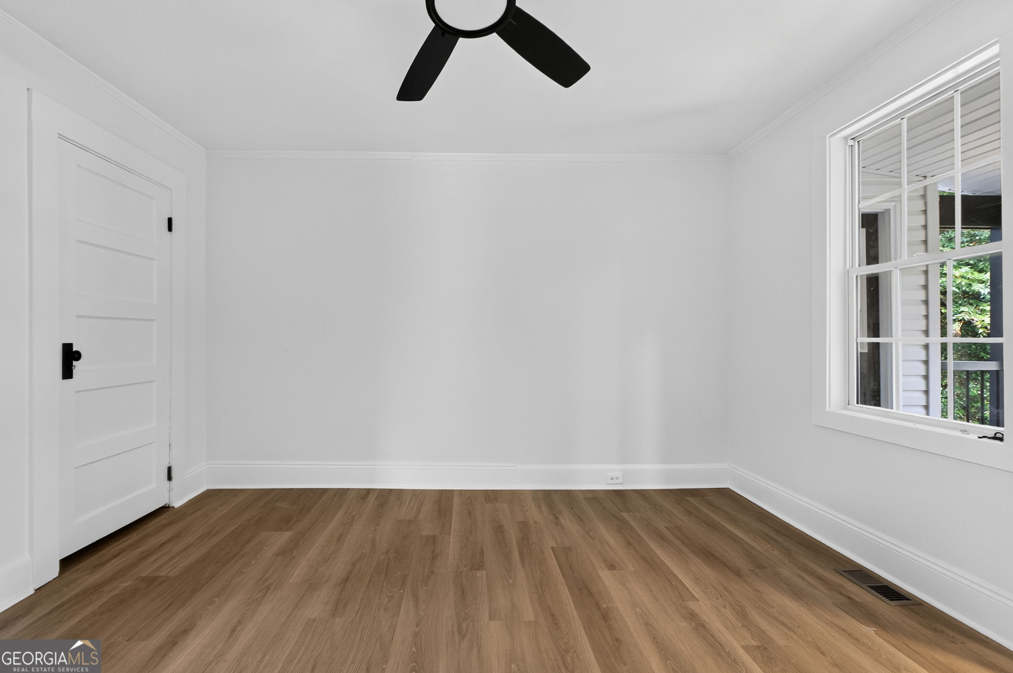 515 E Lee Street Property Photo 18