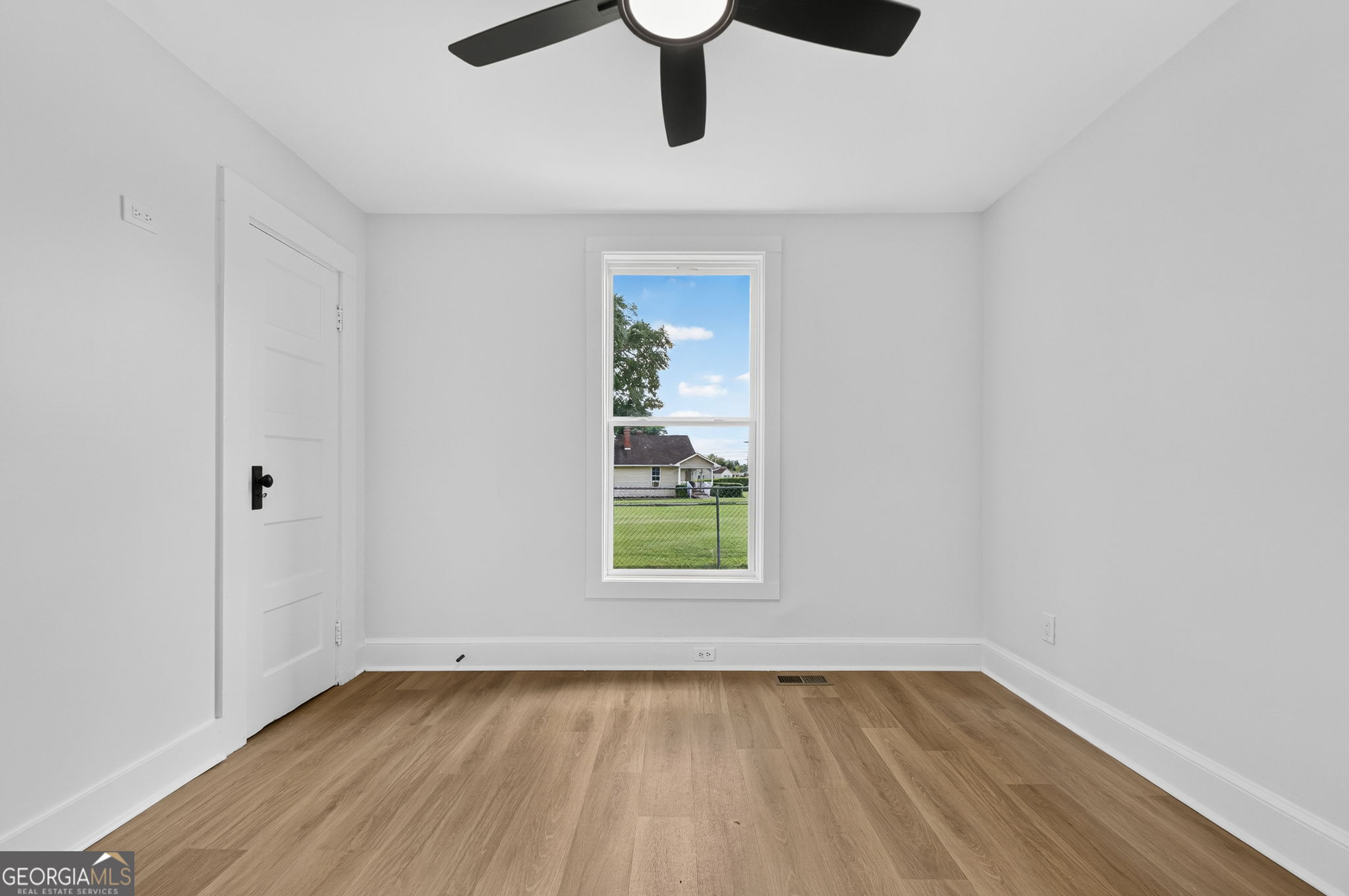 515 E Lee Street Property Photo 22