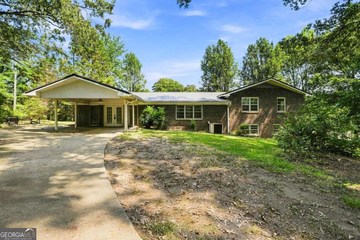 7018 Highway 27 Property Photo 2