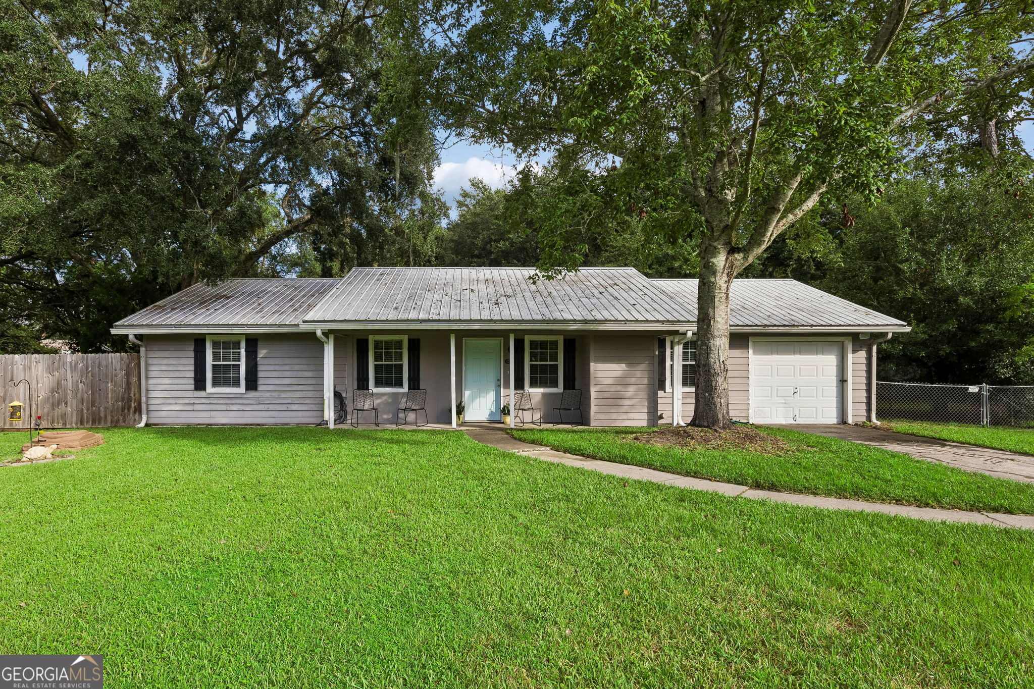 102 Richardson Court Property Photo 1