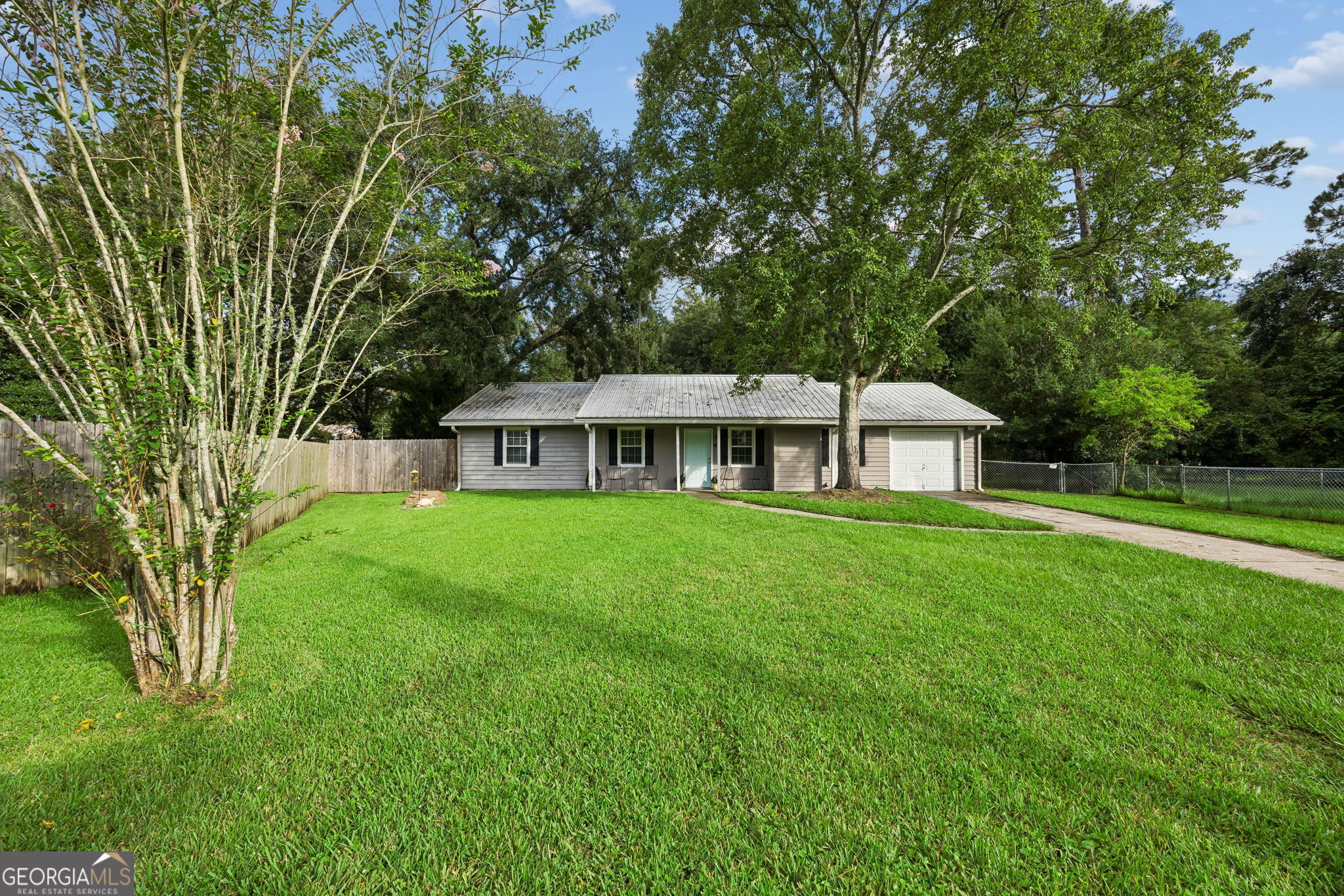102 Richardson Court Property Photo 2