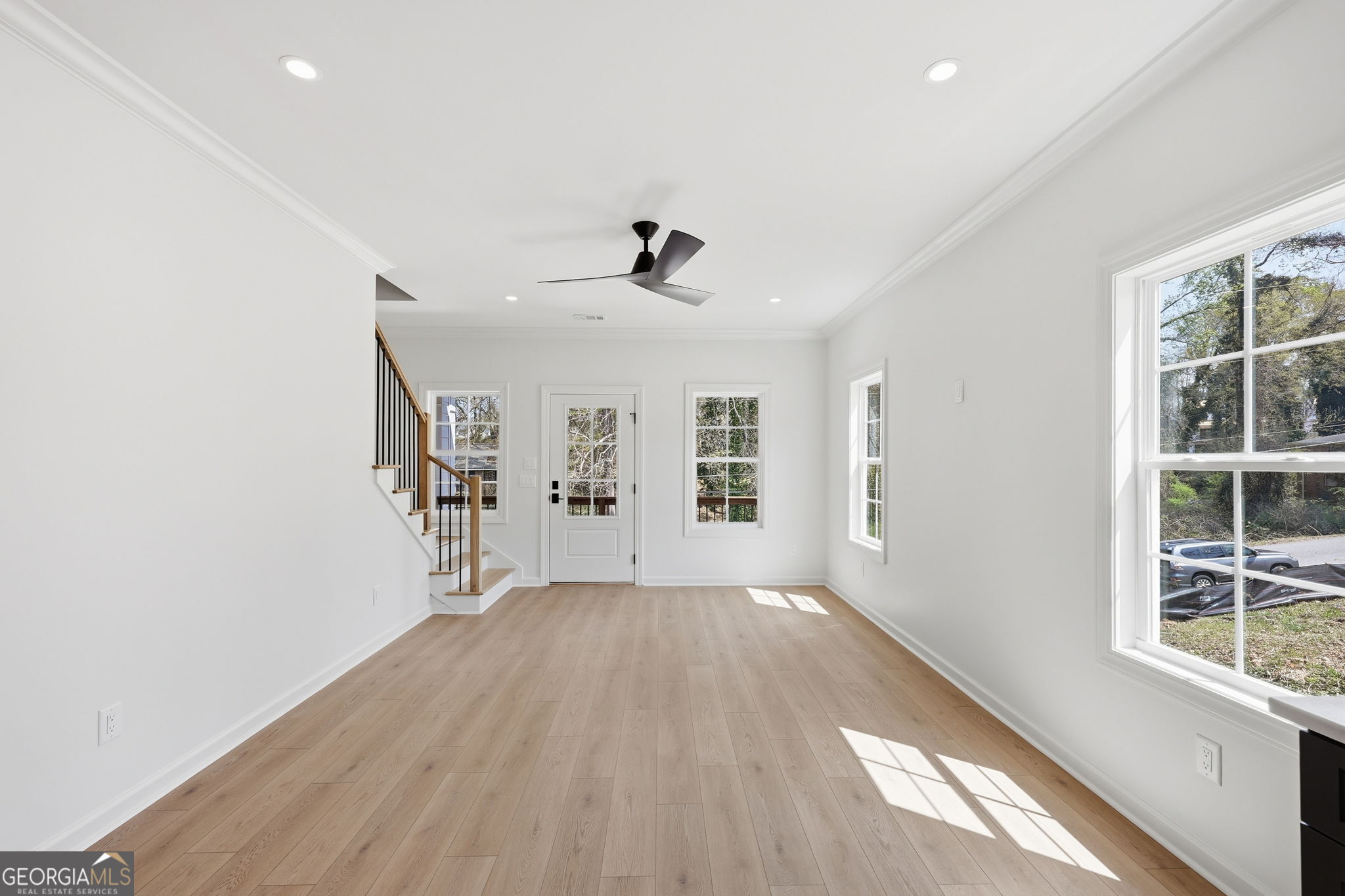 1121 Riverside Terrace Property Photo 4