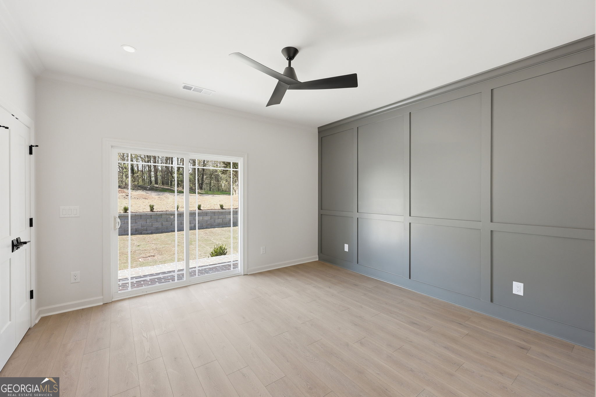 1121 Riverside Terrace Property Photo 8