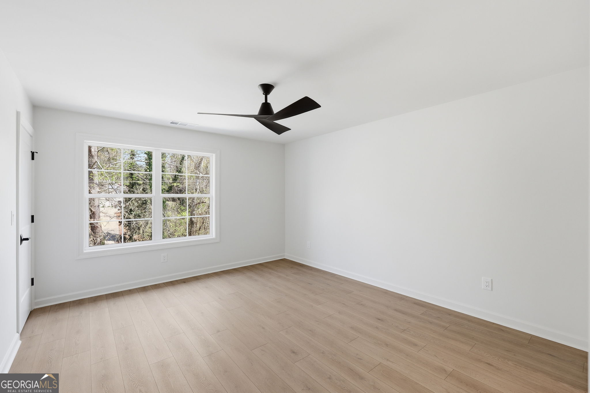 1121 Riverside Terrace Property Photo 17