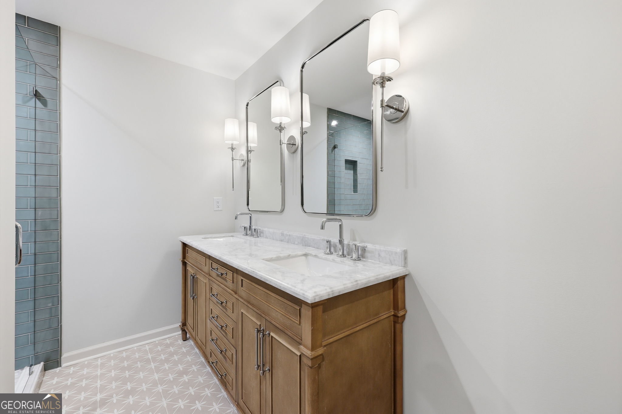 1123 Riverside Terrace Property Photo 11