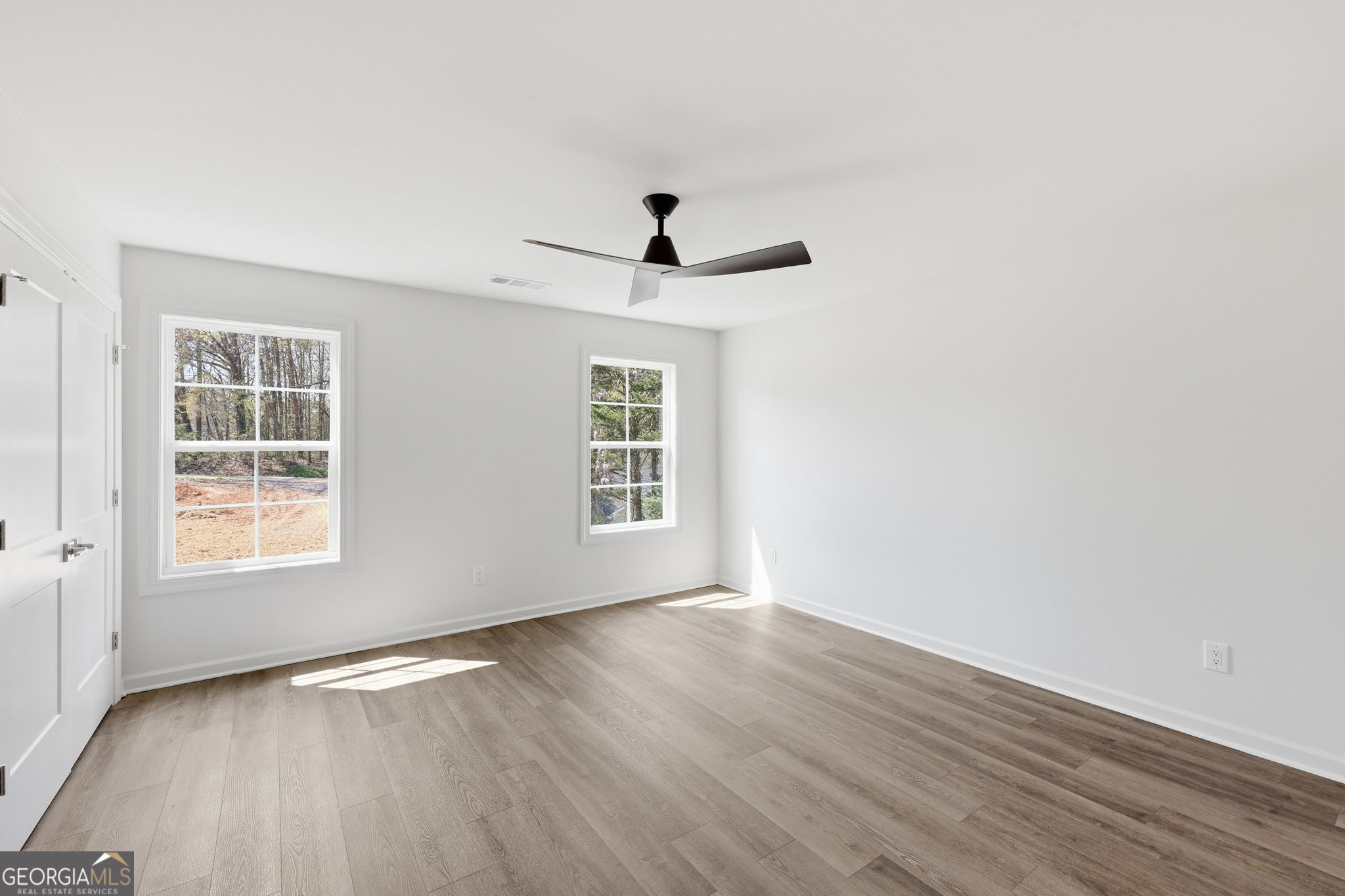 1123 Riverside Terrace Property Photo 20