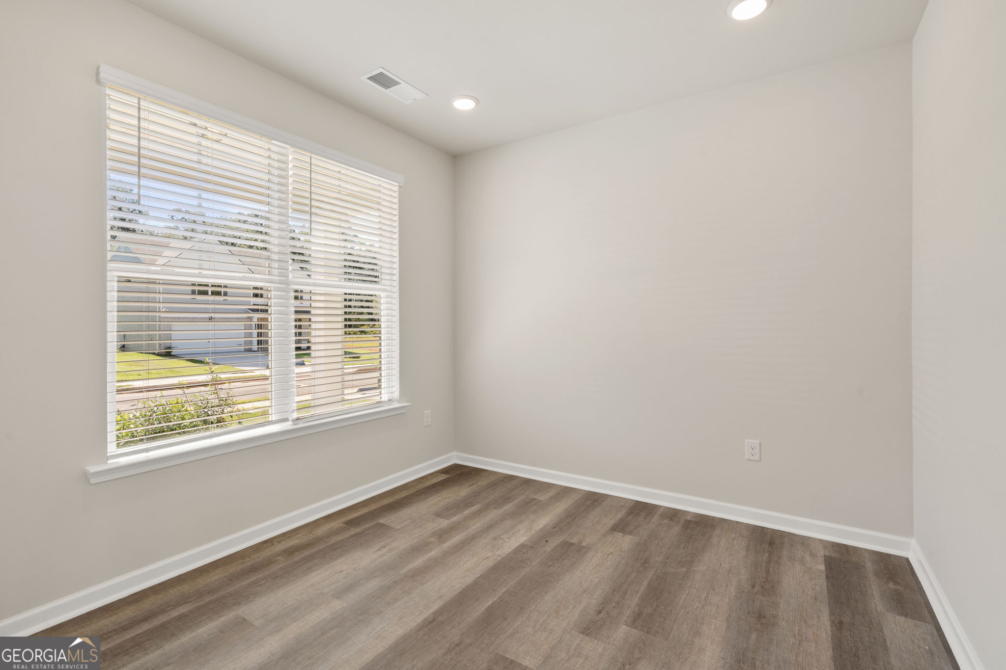 8134 Pine Ridge Road Property Photo 5