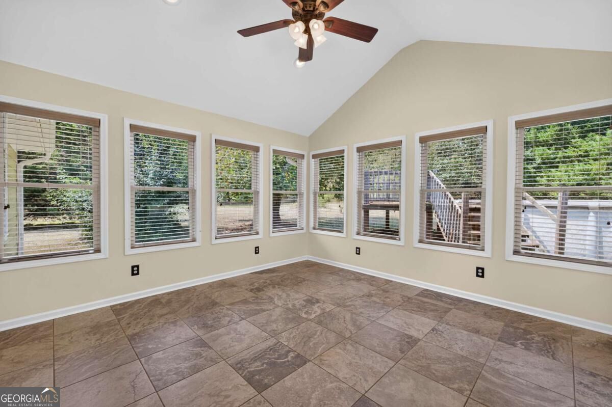 138 Lakeshore Circle Ne Property Photo 12