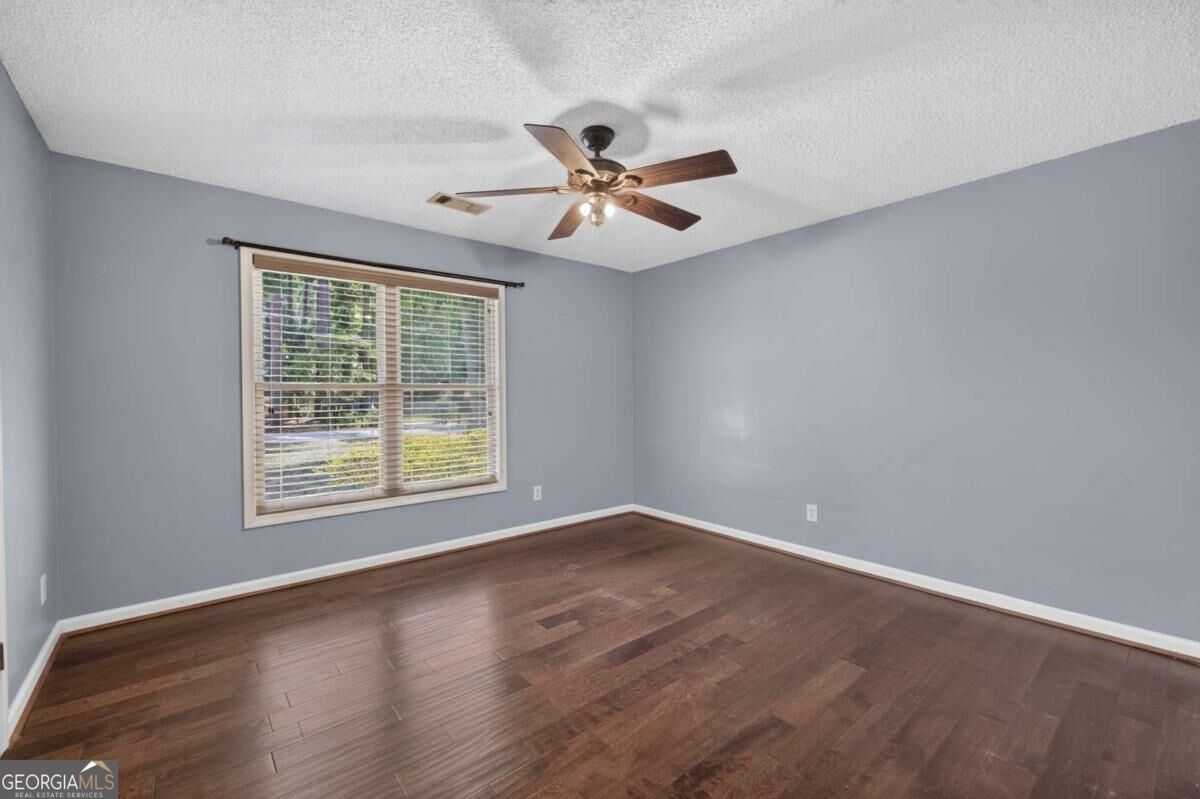 138 Lakeshore Circle Ne Property Photo 17