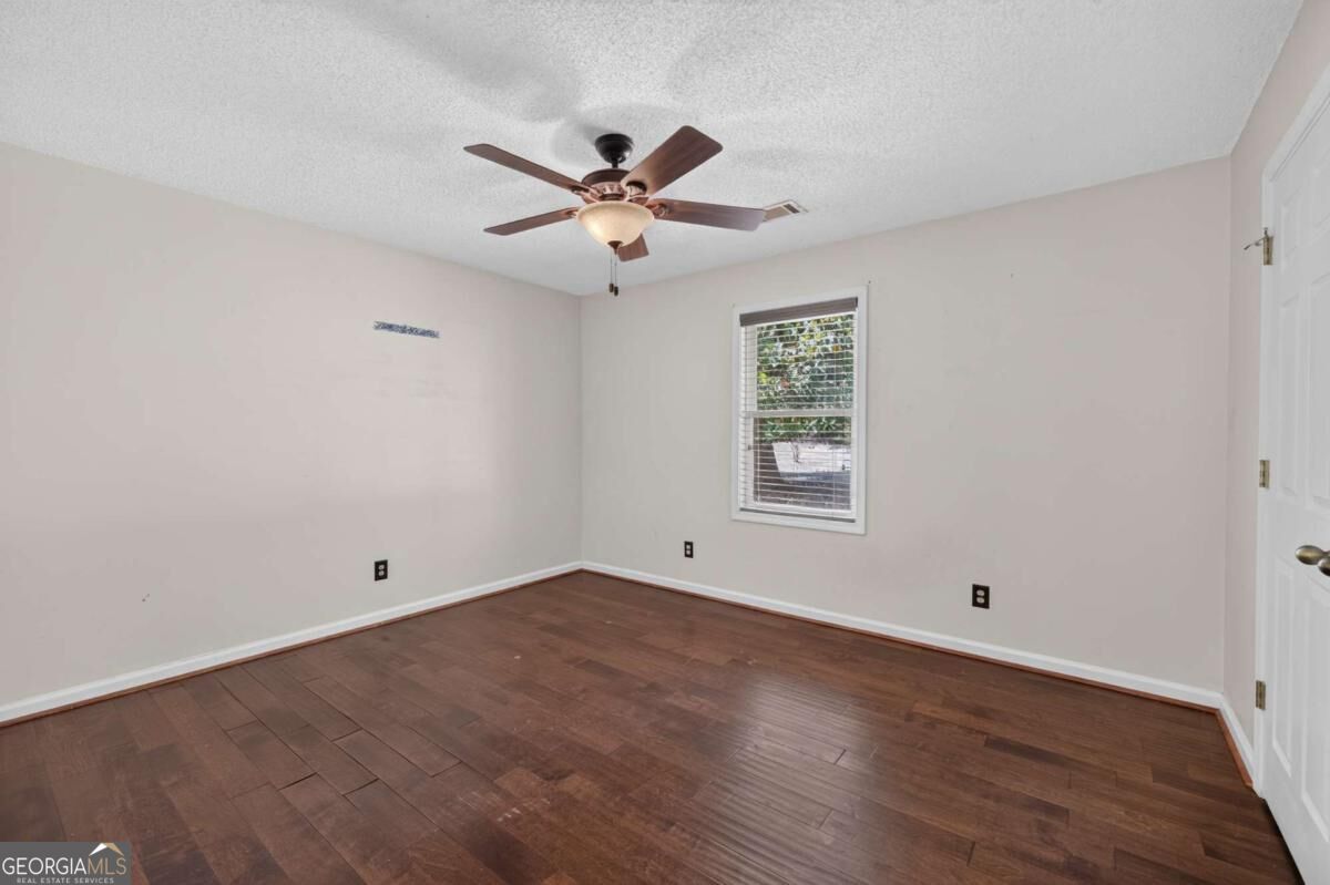 138 Lakeshore Circle Ne Property Photo 20