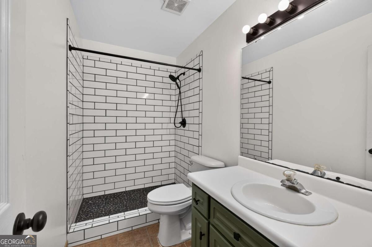 138 Lakeshore Circle Ne Property Photo 22