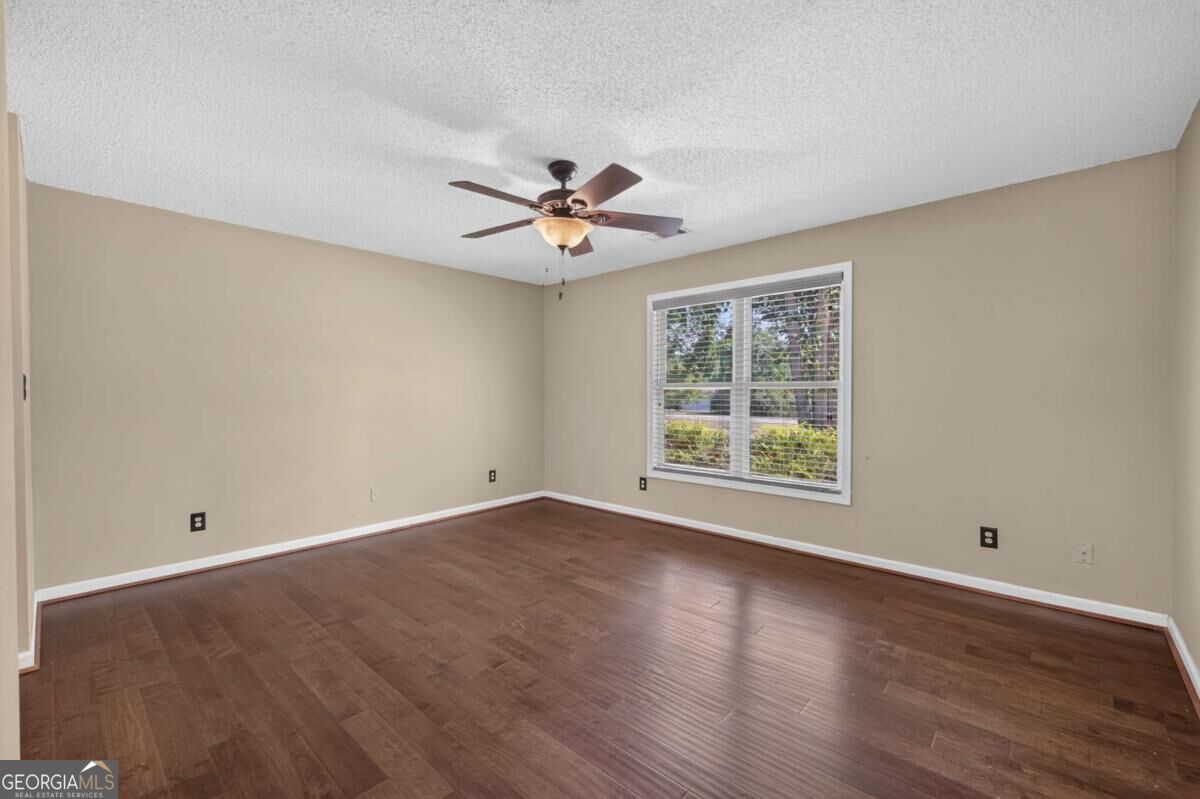 138 Lakeshore Circle Ne Property Photo 23