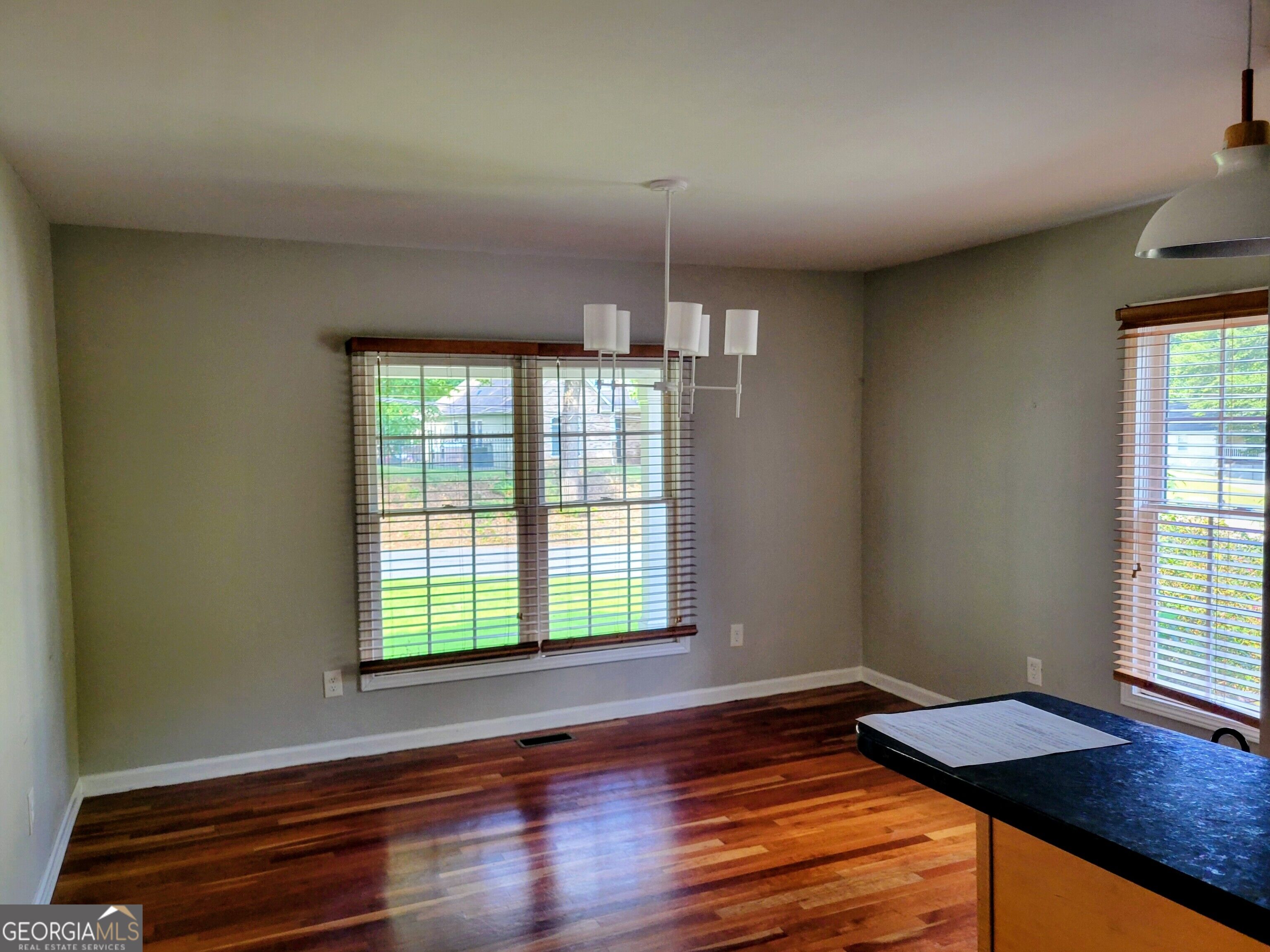 1928 Main Street Nw Property Photo 3