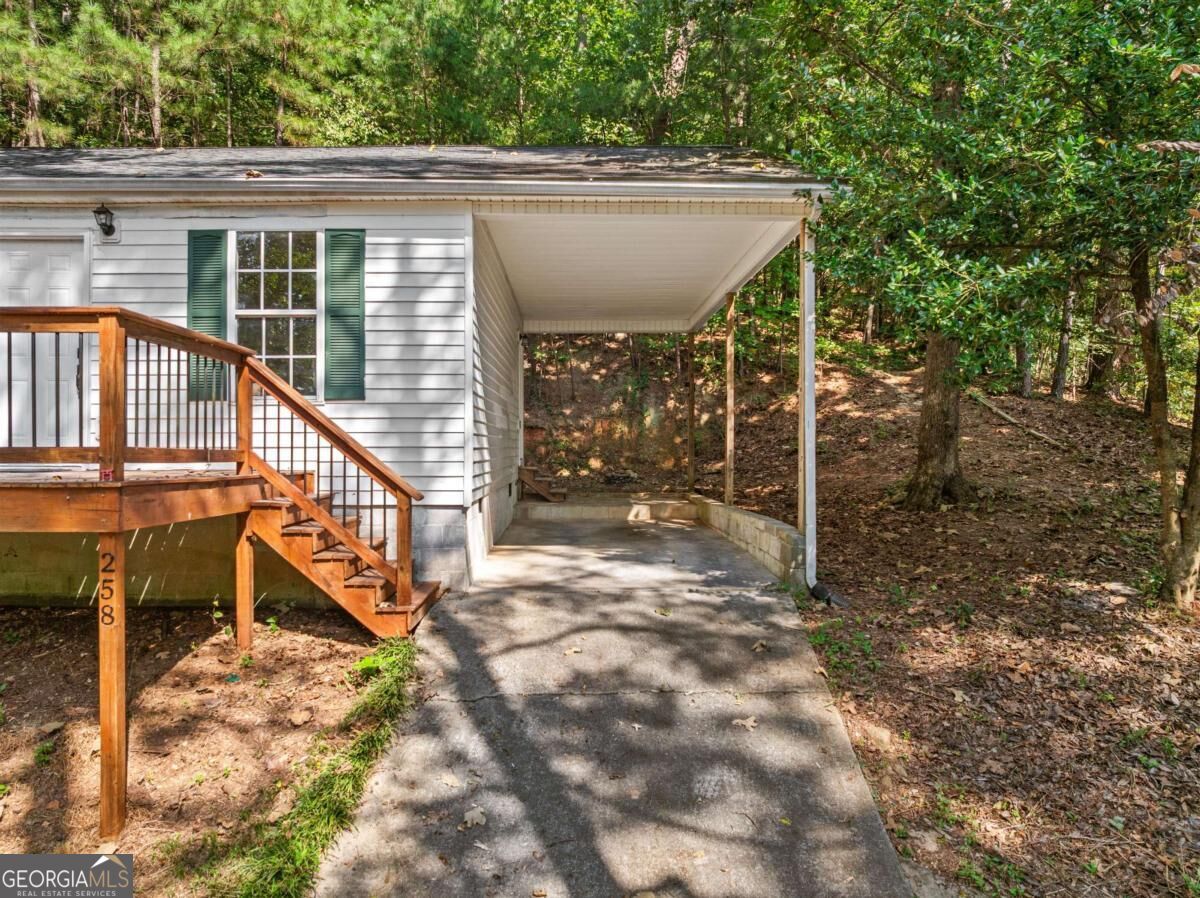 258 Curtis Circle Se Property Photo 3