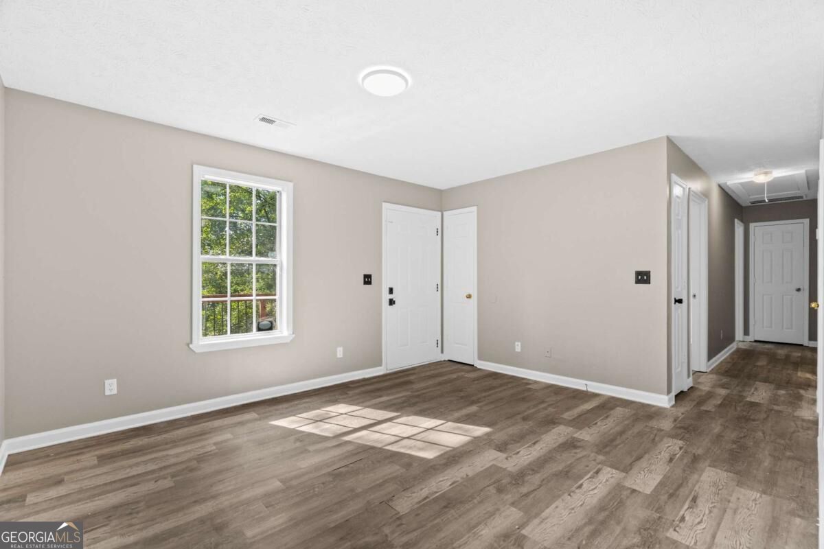 258 Curtis Circle Se Property Photo 8