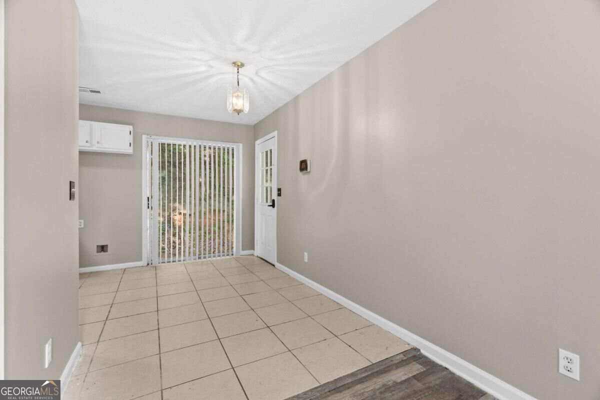258 Curtis Circle Se Property Photo 9