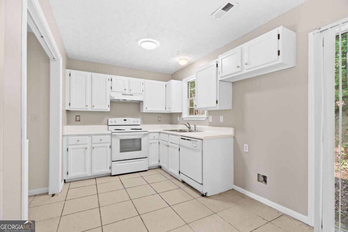 258 Curtis Circle Se Property Photo 12