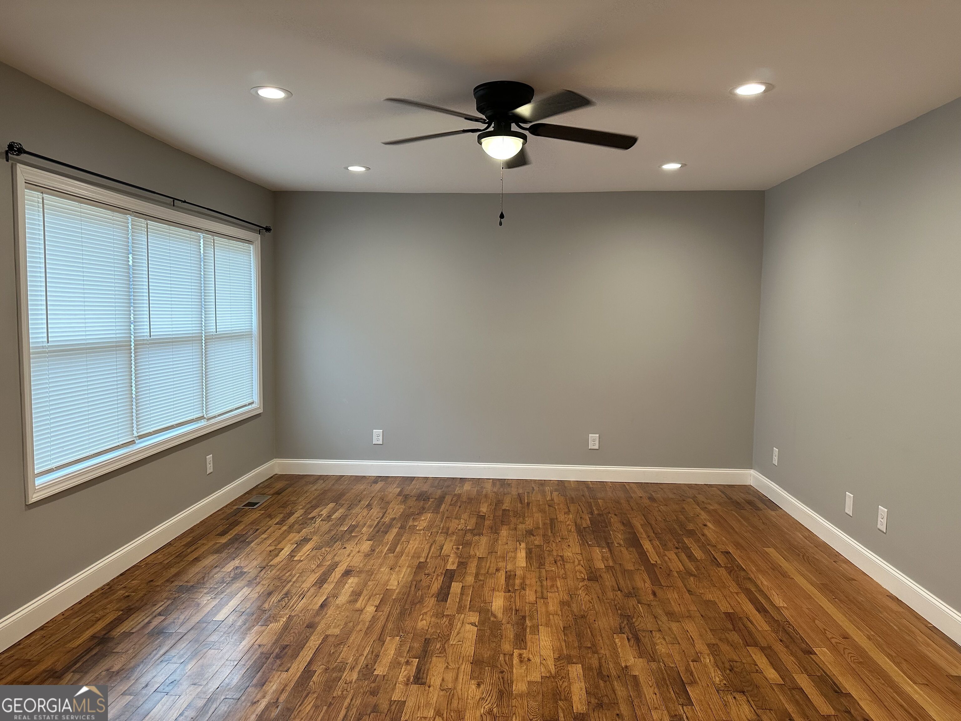 6250 West Avenue Property Photo 8