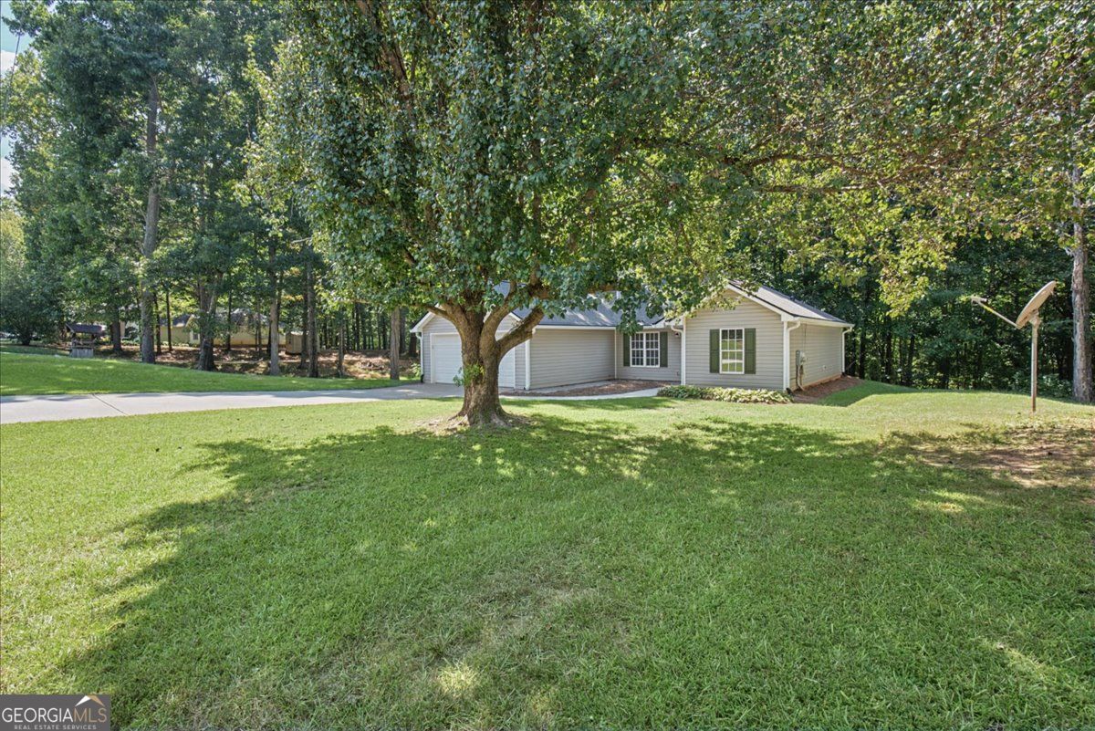 176 Chipper Lane Property Photo 2