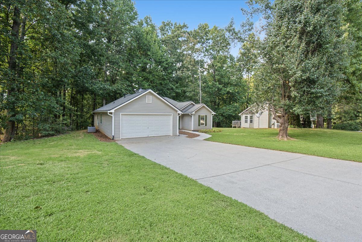 176 Chipper Lane Property Photo 3