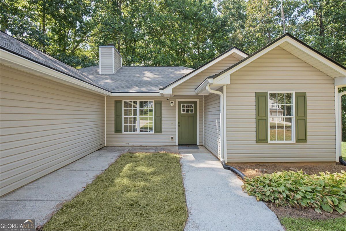 176 Chipper Lane Property Photo 6