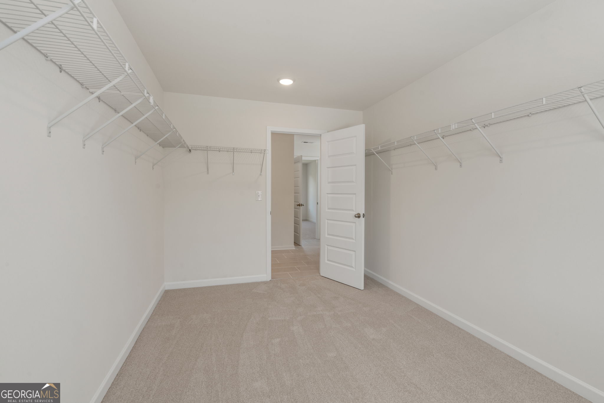 8136 Pine Ridge Road Property Photo 14