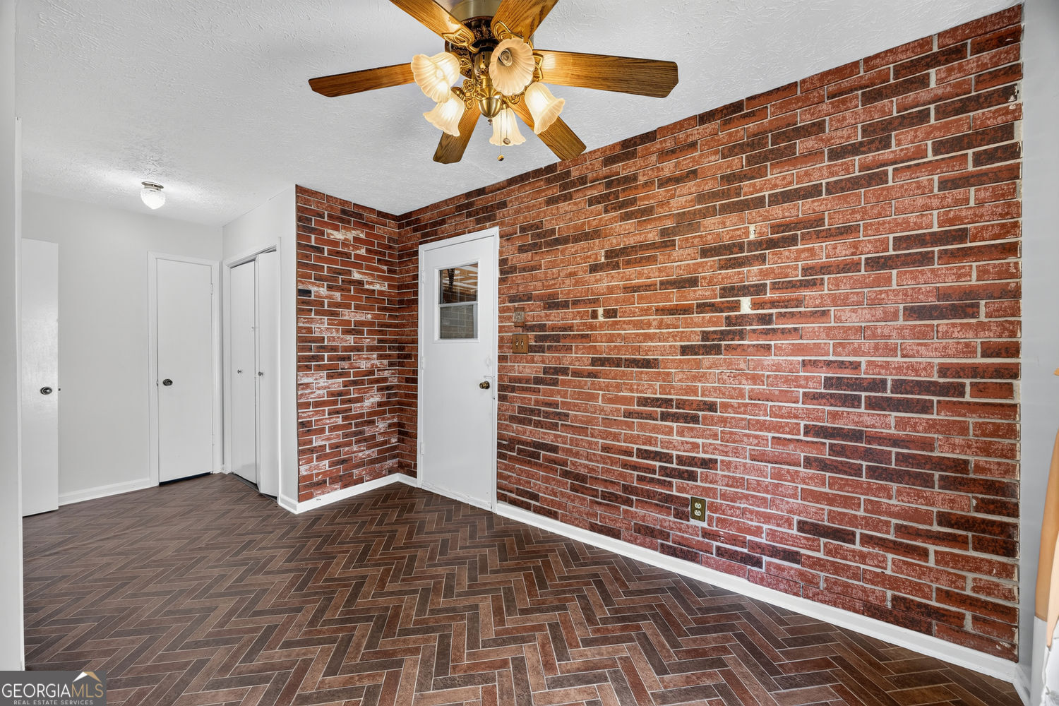 5805 Vernier Drive Sw Property Photo 9