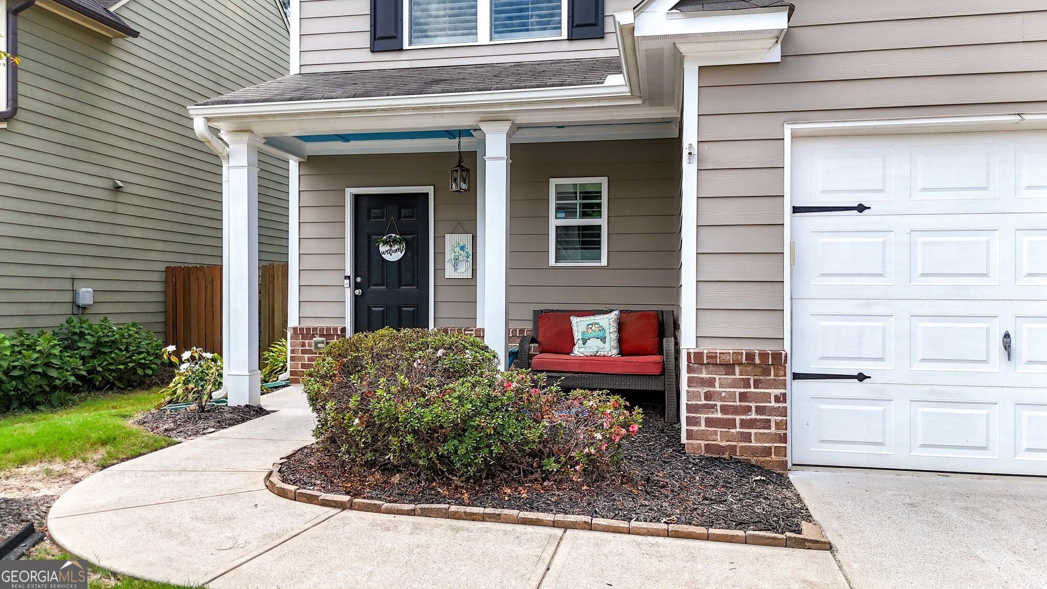 304 Stoney Hollow Road Property Photo 4