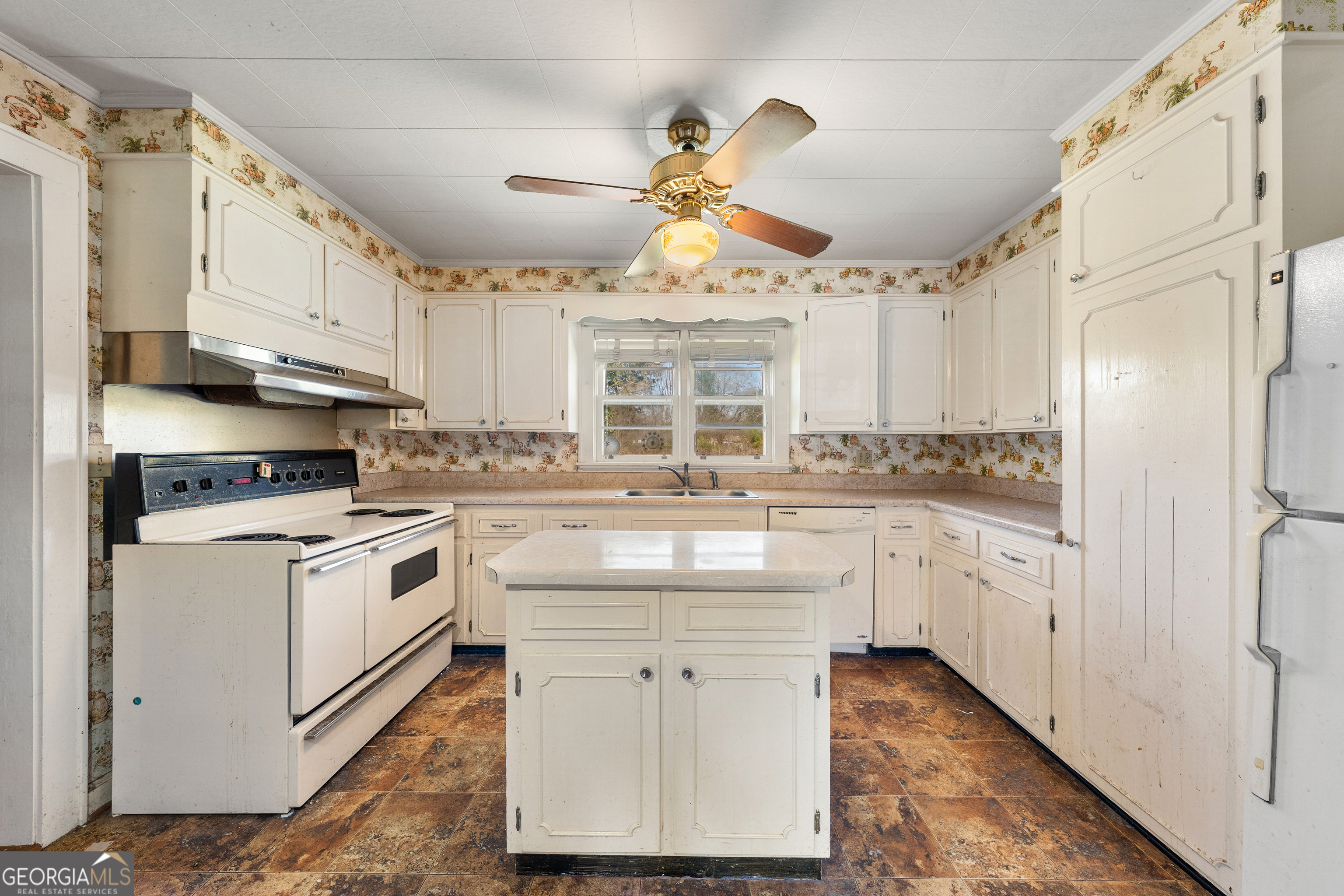 868 Fairview Avenue Property Photo 11