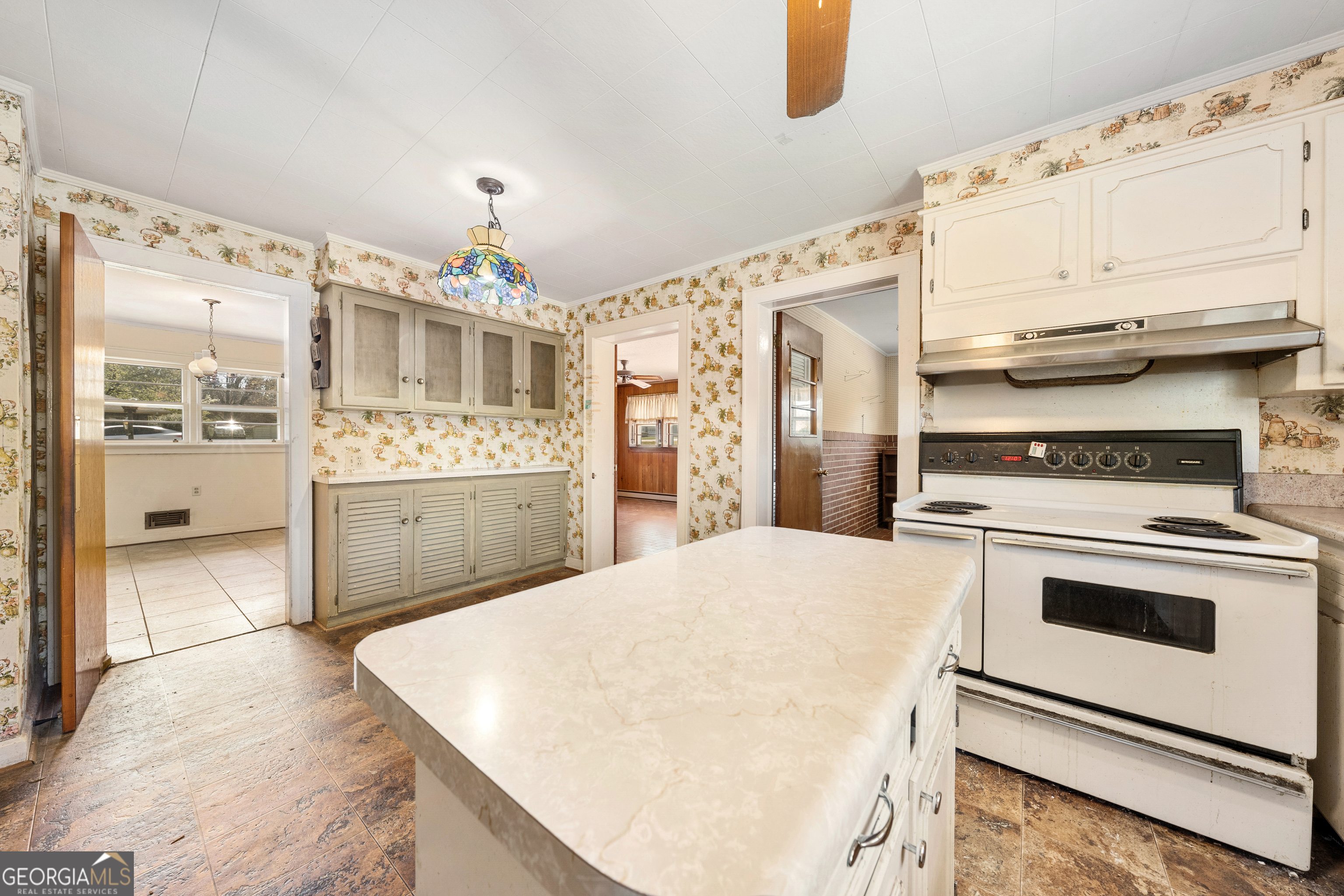 868 Fairview Avenue Property Photo 12