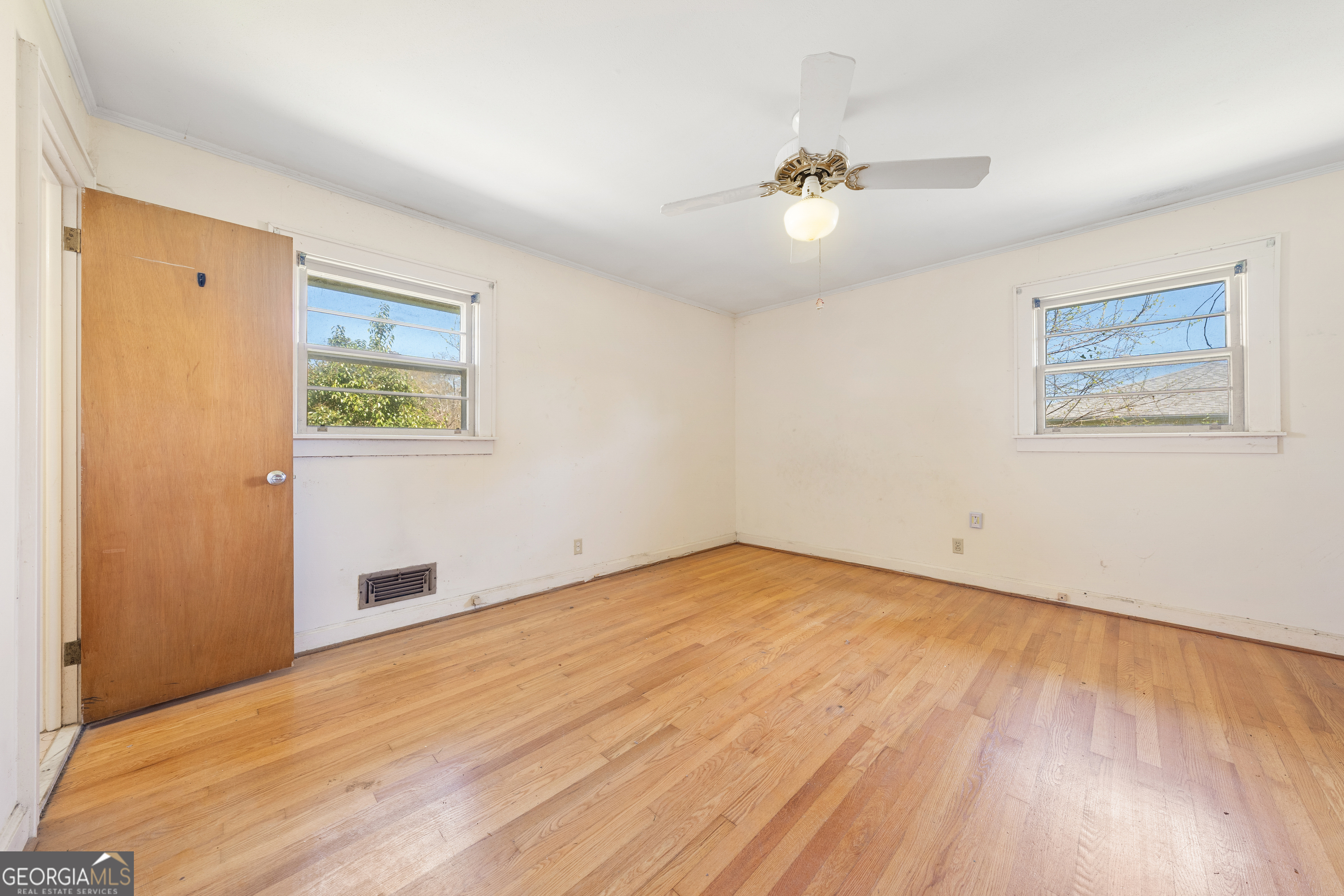 868 Fairview Avenue Property Photo 13