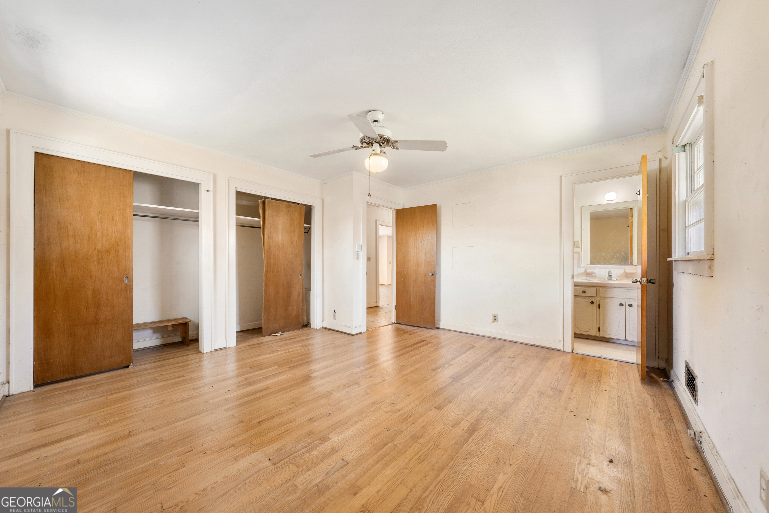 868 Fairview Avenue Property Photo 14