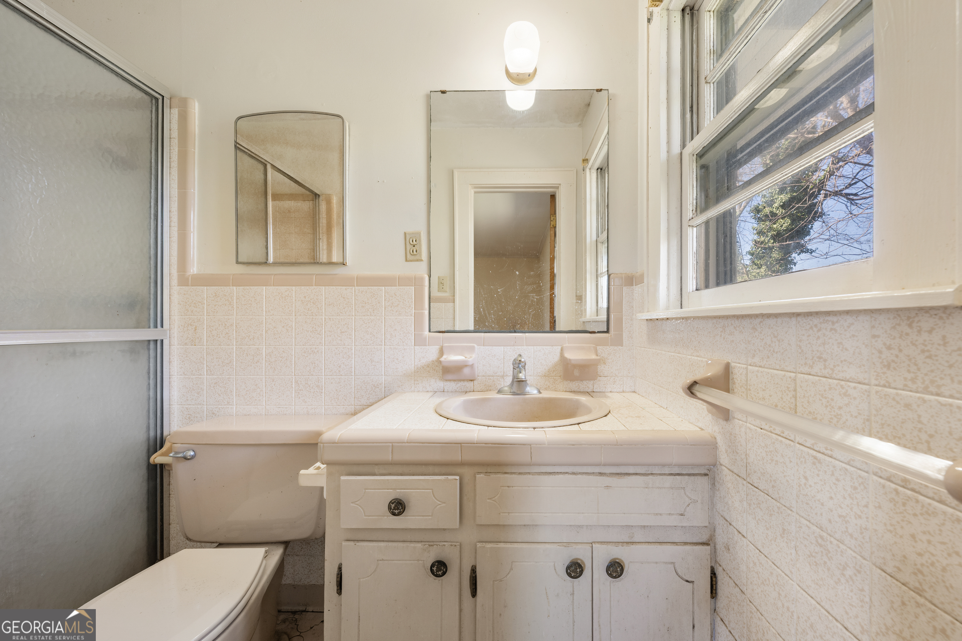 868 Fairview Avenue Property Photo 15