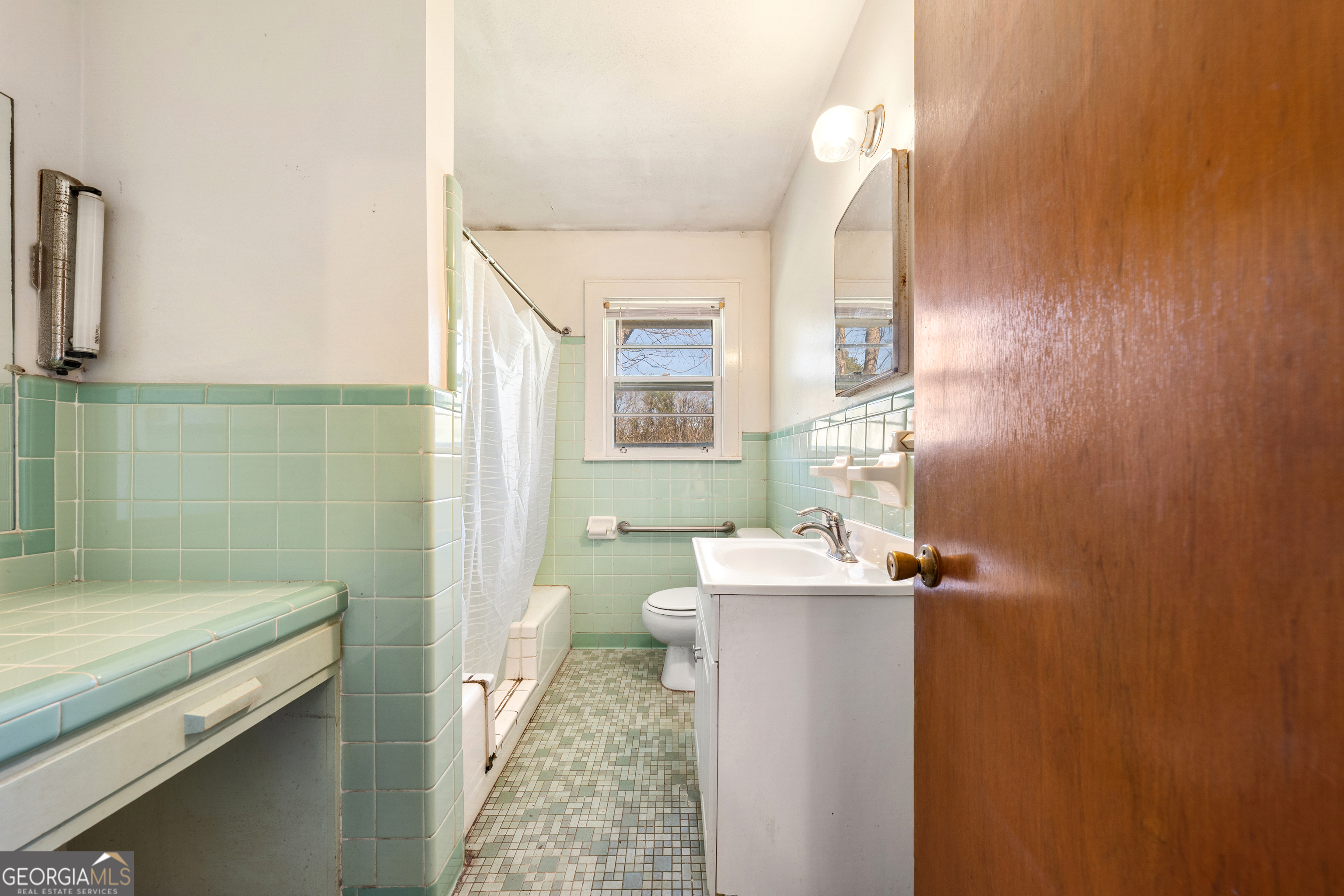 868 Fairview Avenue Property Photo 19