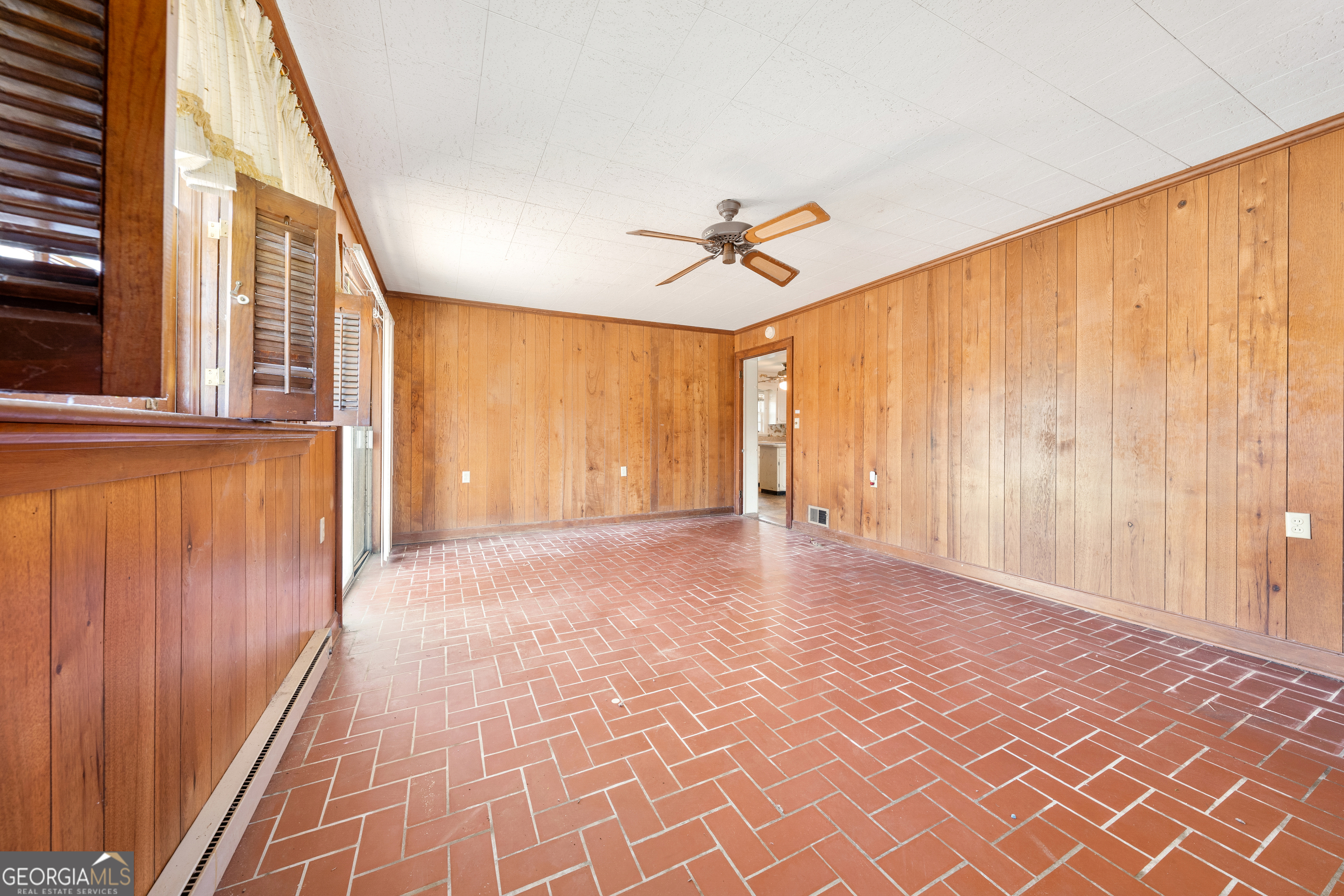 868 Fairview Avenue Property Photo 27
