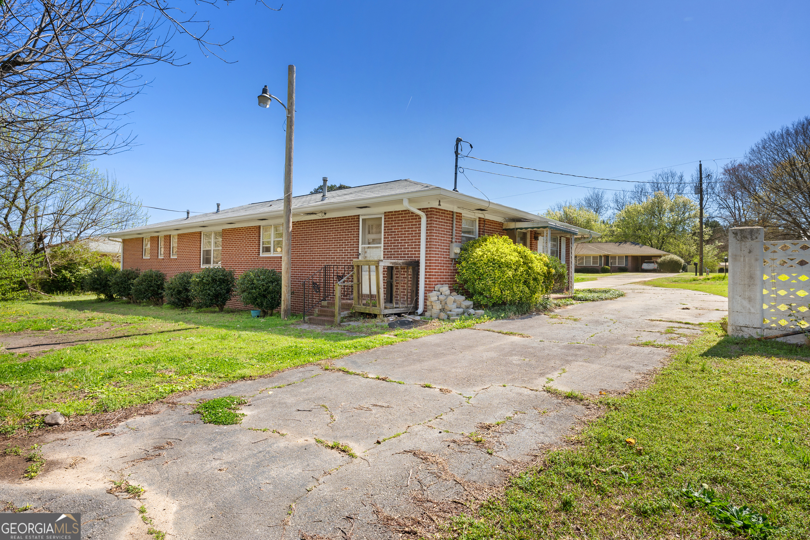 868 Fairview Avenue Property Photo 29