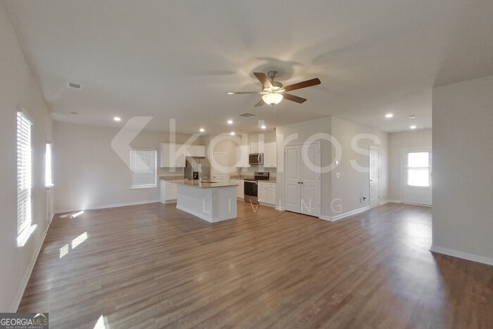 3564 Bridgewood Drive Property Photo 3