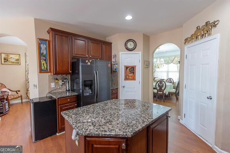 300 Hampton Place Property Photo 7