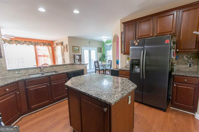300 Hampton Place Property Photo 10