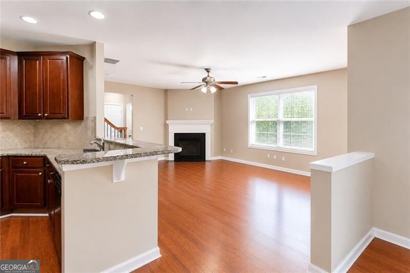 300 Hampton Place Property Photo 11