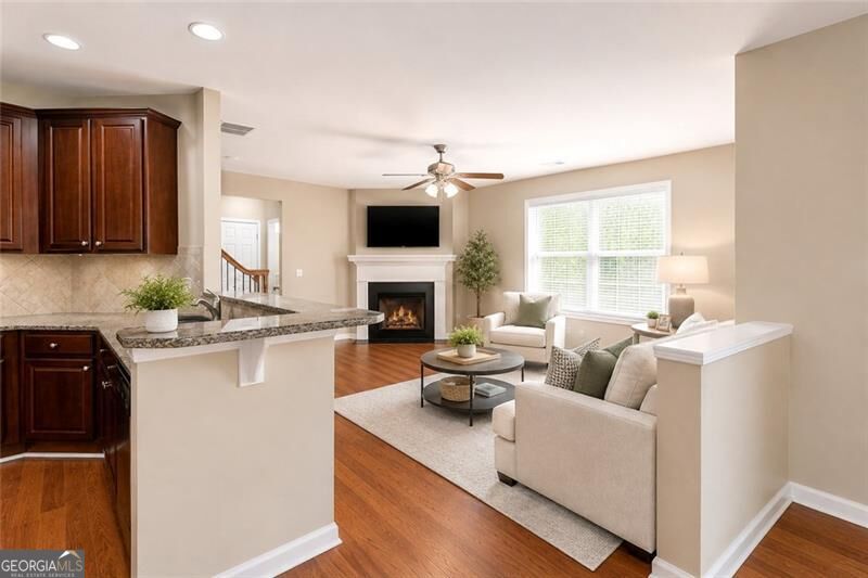 300 Hampton Place Property Photo 12