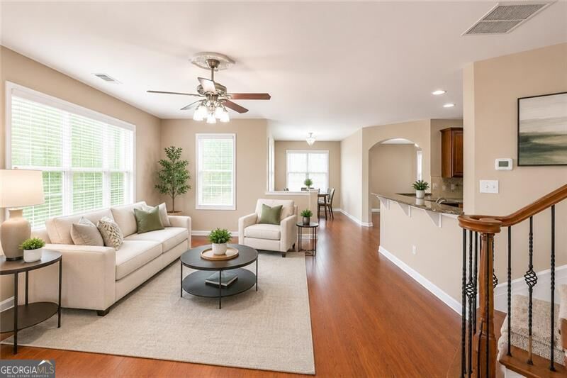 300 Hampton Place Property Photo 15